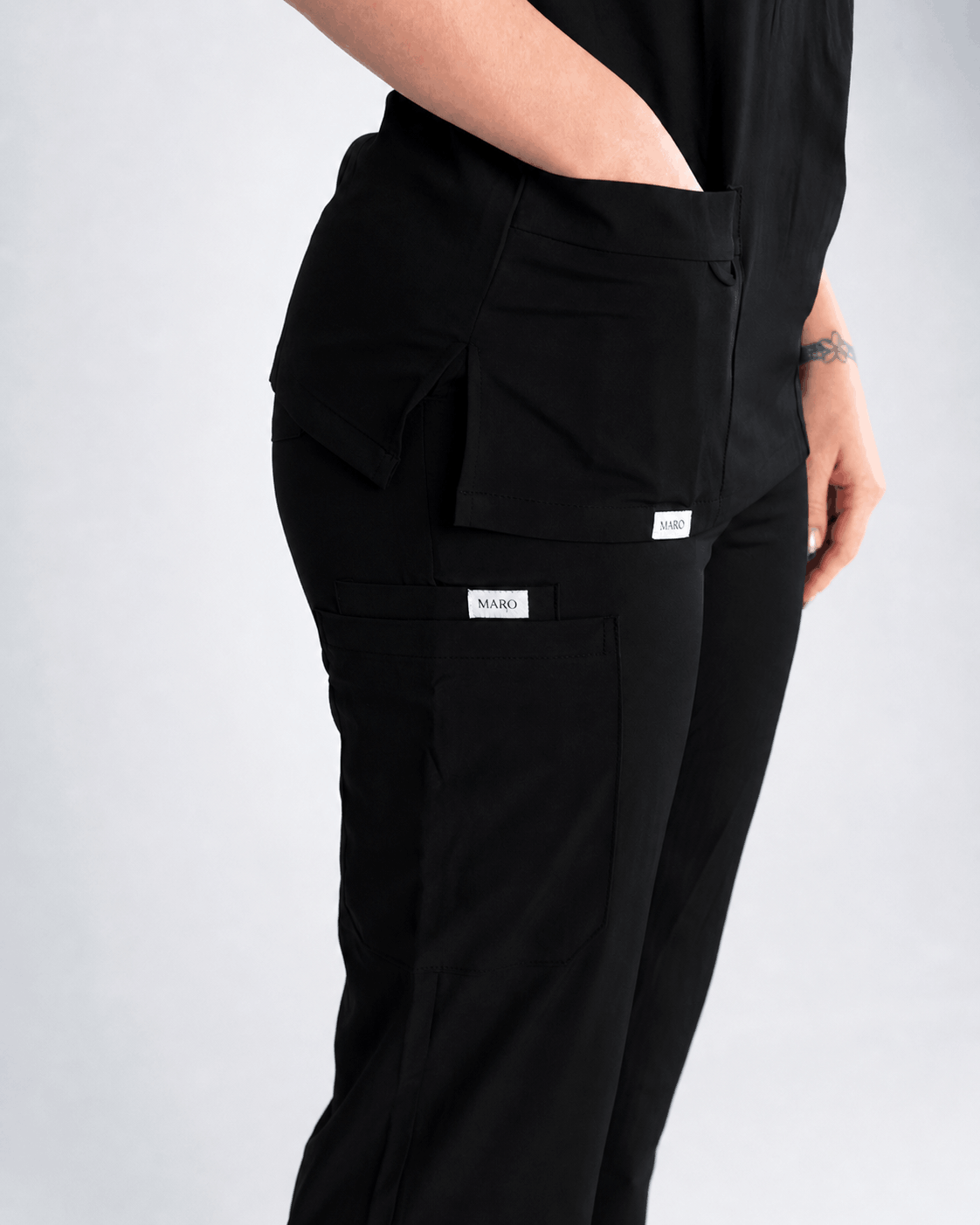 THE EVERYDAY SCRUB SET – ONYX BLACK