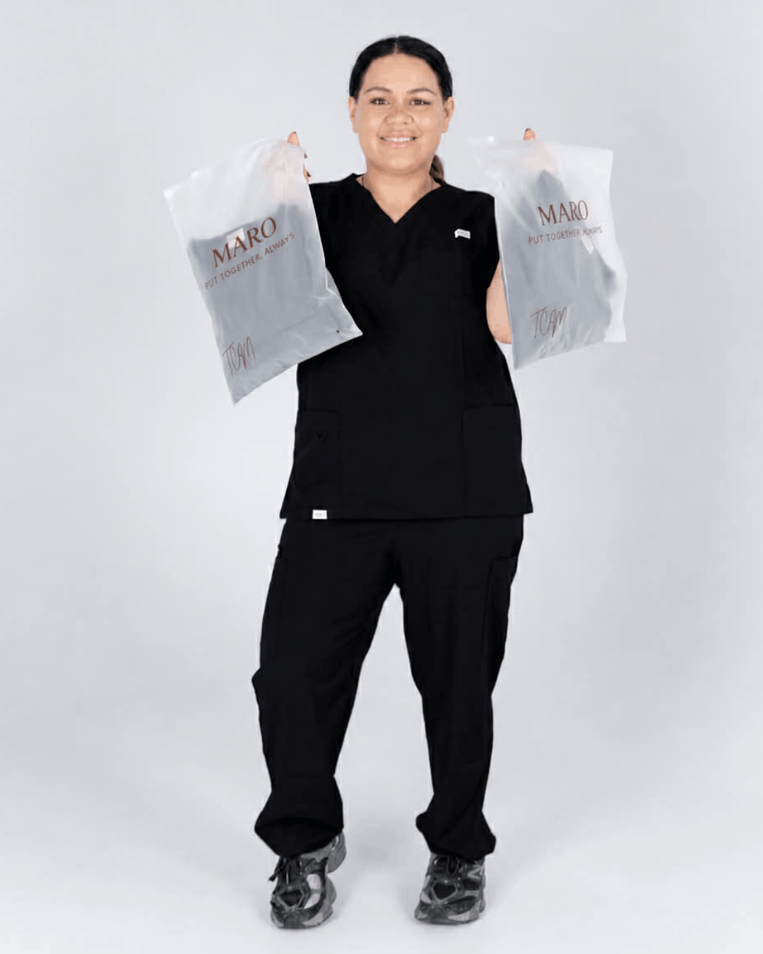 THE EVERYDAY SCRUB SET – ONYX BLACK