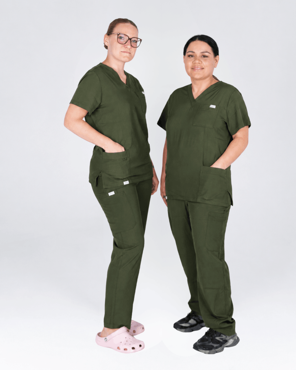 THE EVERYDAY SCRUB SET – OLIVE